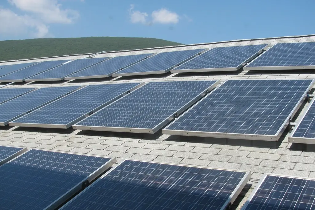 Personeelstekort energietransitie: hoeveel technici mist NL? aan het werk in een technische omgeving