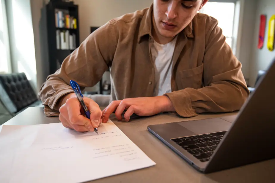 Omscholen met behoud van WW: zo werkt het bij het UWV aan het werk in een technische omgeving